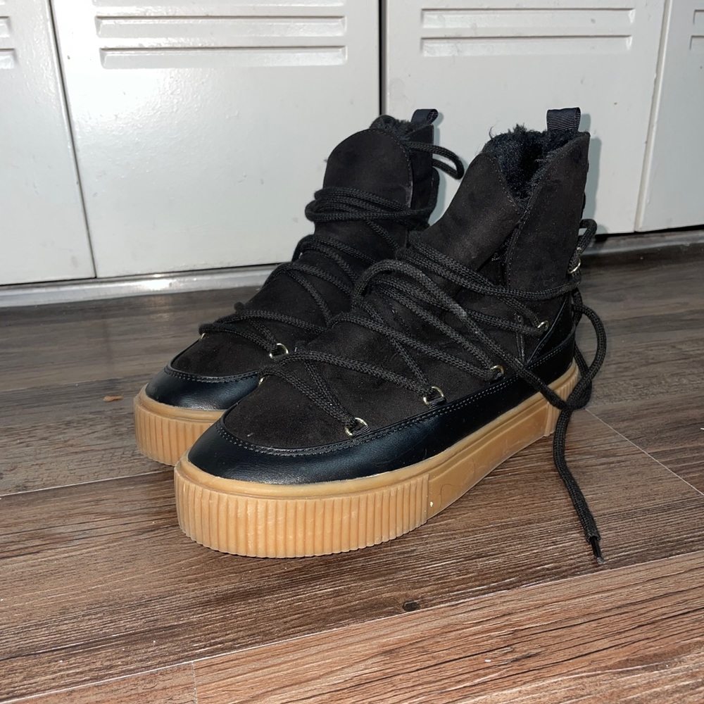 H&M Black Short Snow Boot